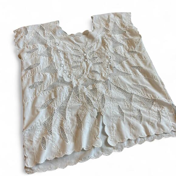 White Embroidered Cutwork Linen Top Scalloped Cottagecore Boho Tunic - Picture 3 of 8